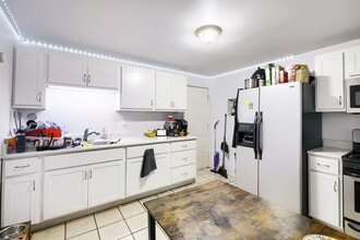3237 S Aberdeen St in Chicago, IL - Building Photo - Building Photo