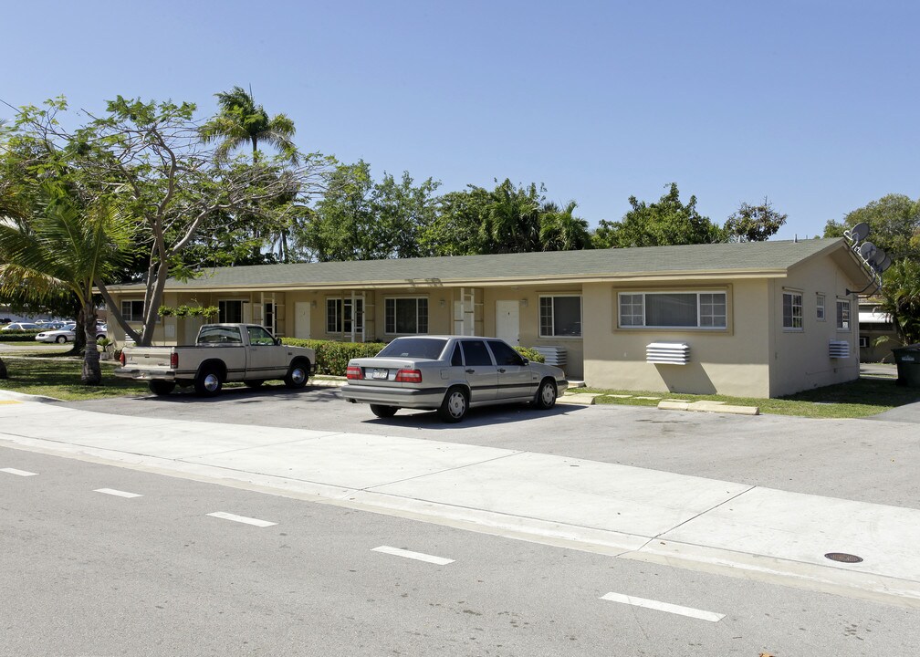 12410 NE 17th Ave in Miami, FL - Building Photo