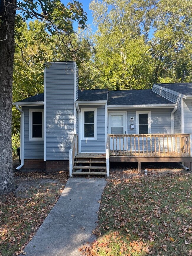 property at 903 Simmons St