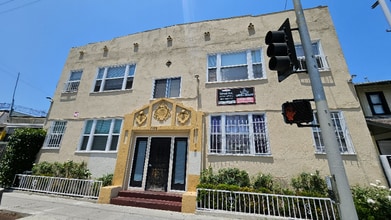 1185 E Vernon Ave in Los Angeles, CA - Building Photo - Building Photo