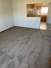 2325 Victoria Dr SW in Cedar Rapids, IA - Building Photo - Building Photo