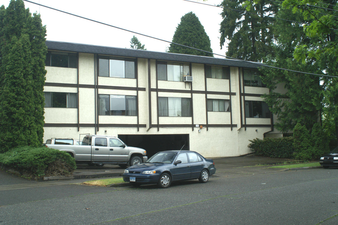 10200 NE 186th St in Bothell, WA - Building Photo