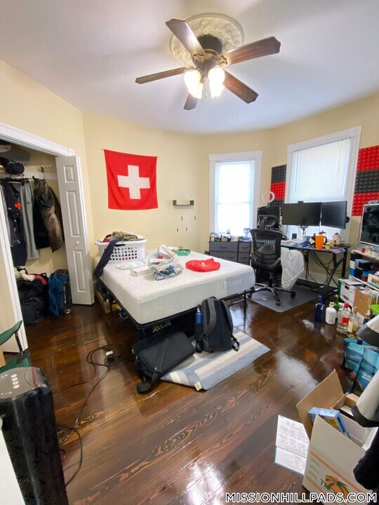 19 Parker Hill Ave in Boston, MA - Building Photo