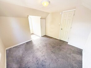 16605 Lotus Dr in Cleveland, OH - Building Photo - Building Photo