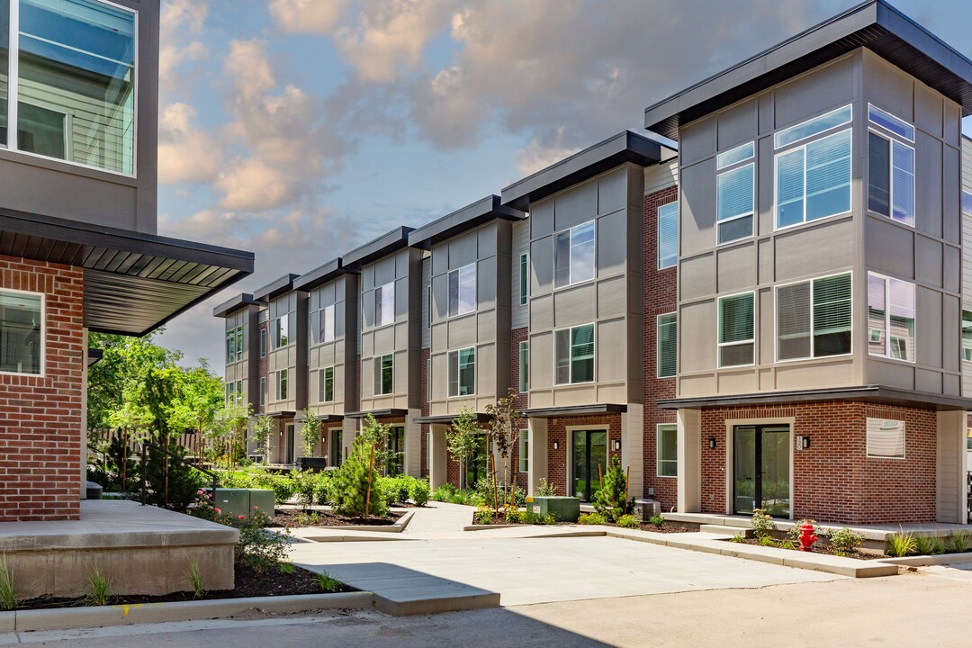 Greens by Lotus in Ogden, UT - Foto de edificio