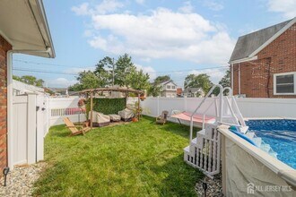 119 Carteret Ave, Unit 629 in Carteret, NJ - Building Photo - Building Photo