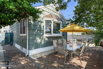 2003 Bay Blvd in Lavallette, NJ - Foto de edificio - Building Photo