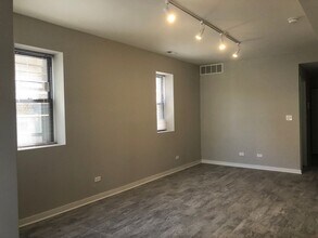 4814 N Monticello Ave, Unit G in Chicago, IL - Building Photo - Building Photo