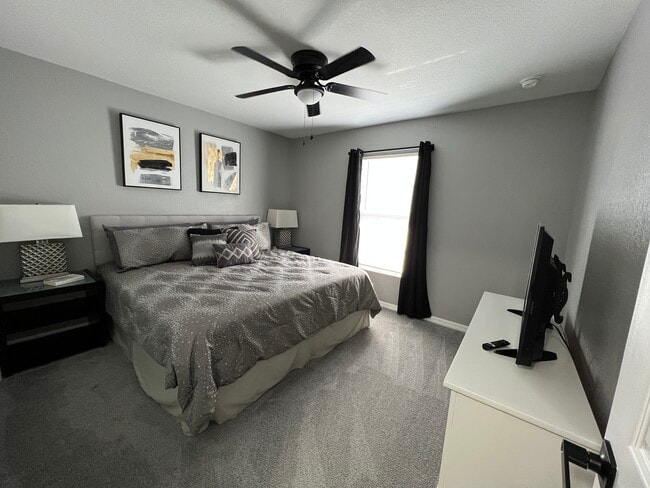 2033 NW 1st Pl in Cape Coral, FL - Building Photo - Building Photo