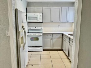 7951 SW 6th St in North Lauderdale, FL - Building Photo - Building Photo
