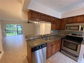 713 Gardens Dr in Pompano Beach, FL - Building Photo - Building Photo