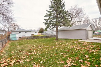 409 SW Ash Dr in Ankeny, IA - Foto de edificio - Building Photo