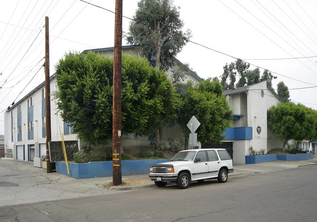 3909 Monroe Ave in San Diego, CA - Building Photo - Building Photo