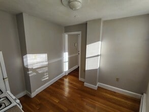 260 Washington St in Salem, MA - Building Photo - Building Photo