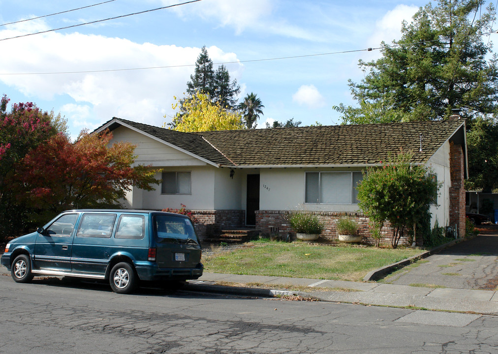 1247 Martha Way in Santa Rosa, CA - Building Photo