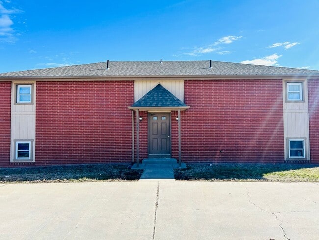 property at 903 Windwood Dr