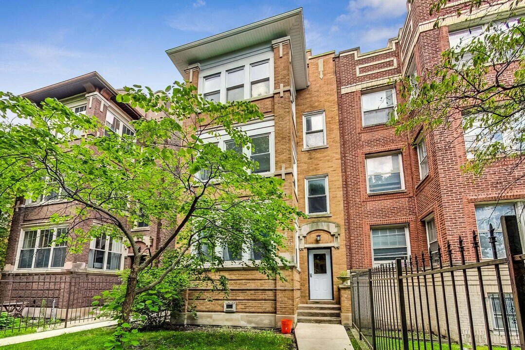 4746 Malden St in Chicago, IL - Building Photo