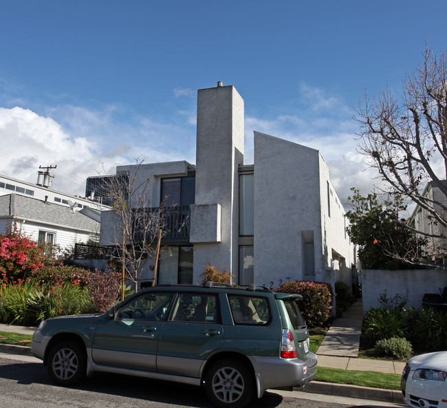 1227 24th St in Santa Monica, CA - Foto de edificio - Building Photo