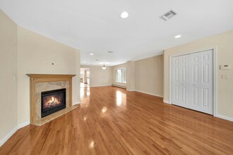 79 Myrtle Ave in Edgewater, NJ - Building Photo - Building Photo