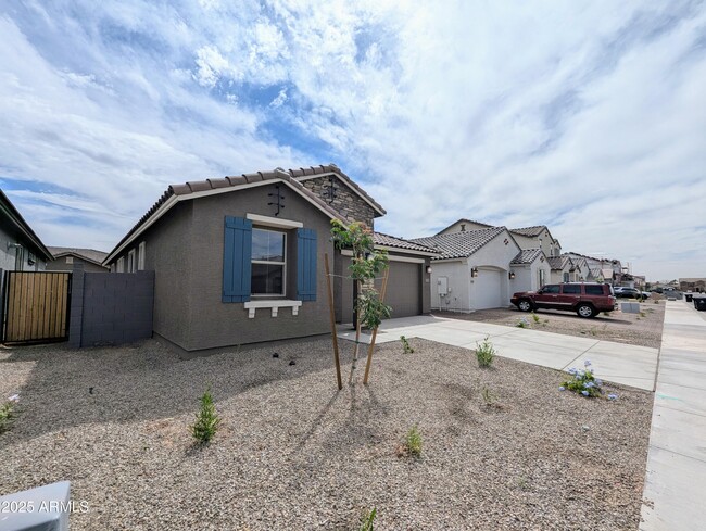 property at 10163 W Amelia Ave