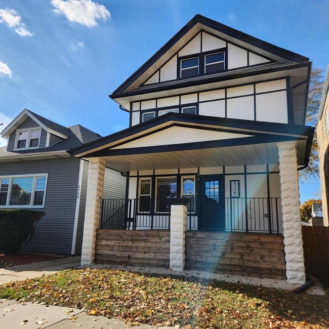 property at 4720 N Kenneth Ave