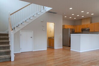 3809 SE 9th Ave in Portland, OR - Building Photo - Building Photo