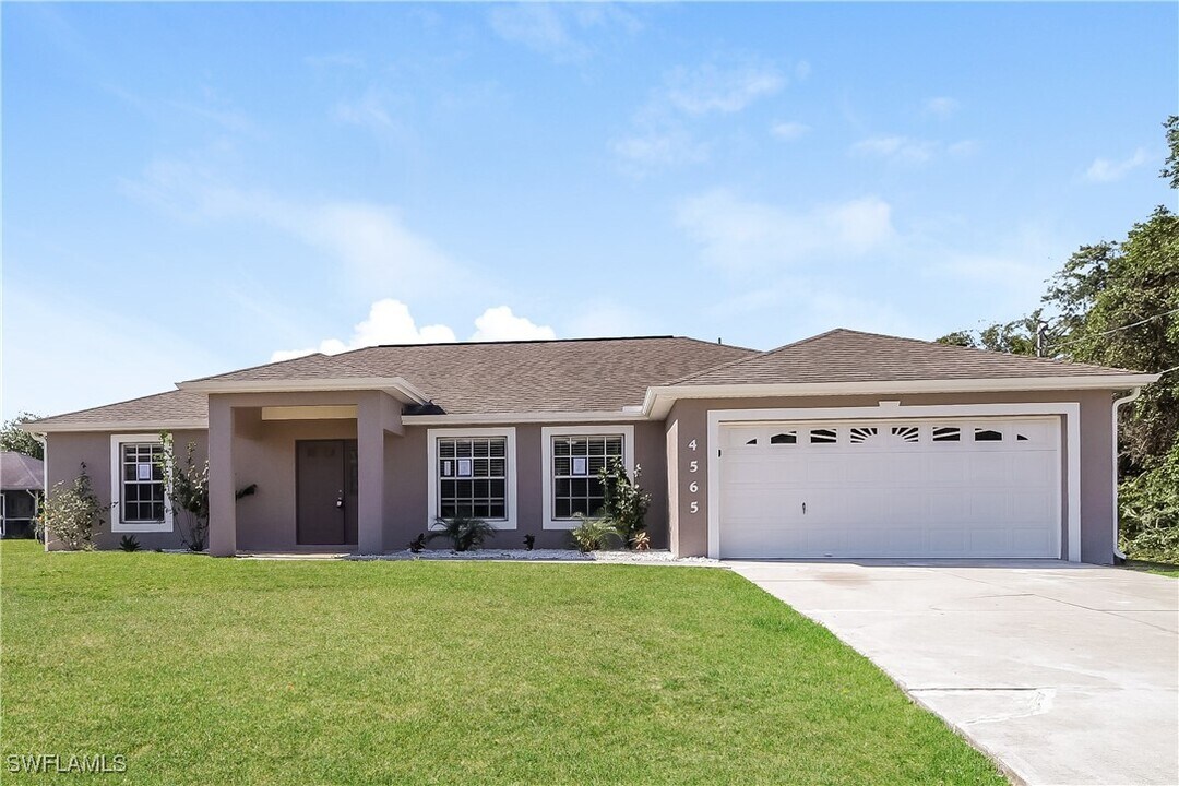 4565 Adolph Ave in North Port, FL - Building Photo
