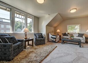 6416 17th Ave NW, Unit 2 in Seattle, WA - Building Photo - Building Photo