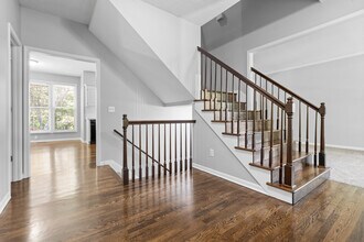 6128 157th St in Overland Park, KS - Building Photo - Building Photo