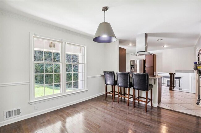 4935 Cambridge Dr in Dunwoody, GA - Building Photo - Building Photo