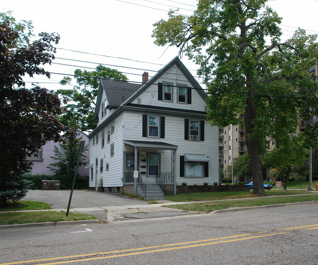 330 N Walnut St in Lansing, MI - Building Photo - Building Photo