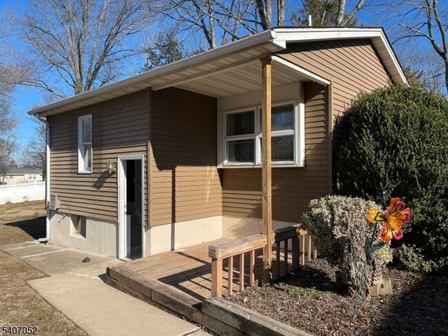 property at 820 Rhine Blvd