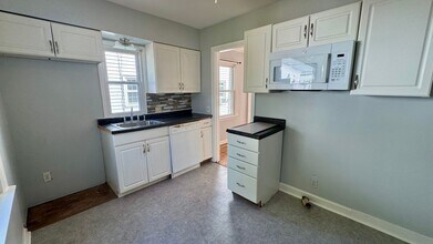 853 Ballard St SE in Grand Rapids, MI - Building Photo - Building Photo