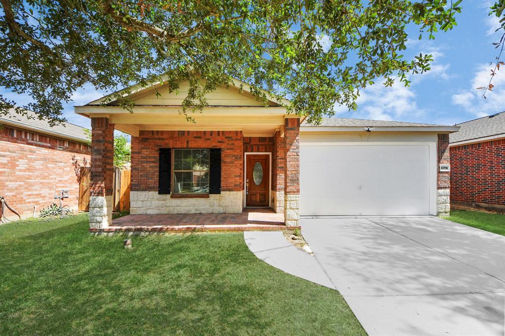 23714 N Newport Bend in Katy, TX - Foto de edificio