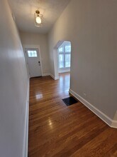 2029 Crown Ave, Unit APT #1 in Cincinnati, OH - Building Photo - Building Photo