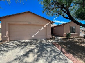 3973 S Apache Well Dr in Tucson, AZ - Foto de edificio - Building Photo