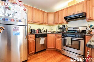 5 Smythe St, Unit 3 in Brookline, MA - Building Photo