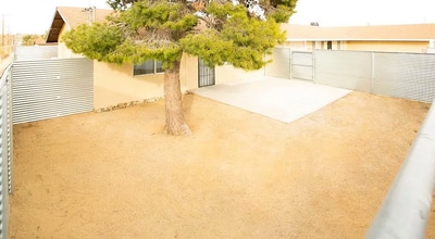 6474 Linda Lee Dr, Unit C in Yucca Valley, CA - Foto de edificio - Building Photo