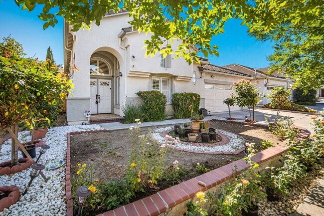 property at 48900 Sauvignon Ct