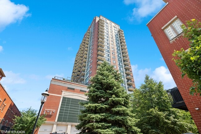 property at 1717 S Prairie Ave