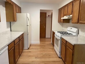 65 N Chestnut St in Beacon, NY - Building Photo - Building Photo