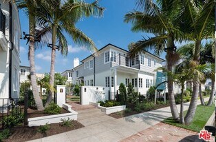 The Meyer in Los Angeles, CA - Building Photo