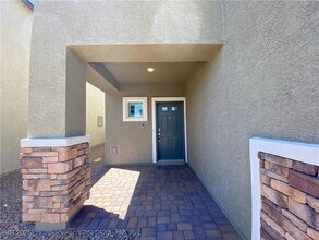 483 Welpman Way in Henderson, NV - Building Photo - Building Photo