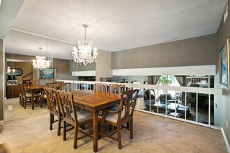 6205 1/2 Randi Ave in Woodland Hills, CA - Building Photo - Building Photo