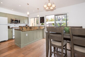 7988 Mission Center Ct in San Diego, CA - Building Photo - Building Photo