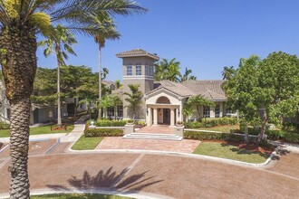 Pembroke Cove in Pembroke Pines, FL - Foto de edificio - Building Photo