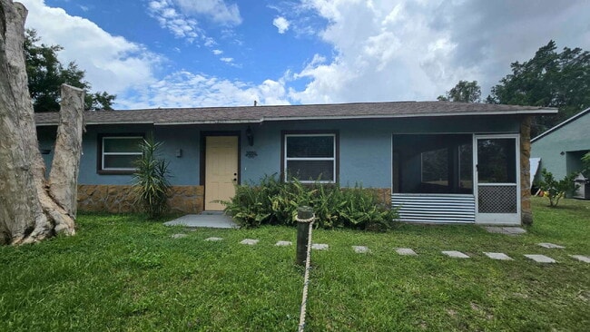 property at 2095 Eloise Cir