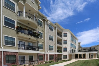 CREEKSIDE VUE APARTMENTS in New Braunfels, TX - Foto de edificio - Building Photo