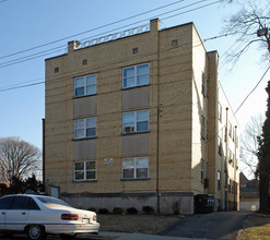 2334 Kemper Ln in Cincinnati, OH - Foto de edificio - Building Photo