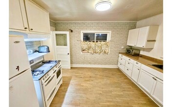 511 Locust St in Lodi, CA - Building Photo - Building Photo